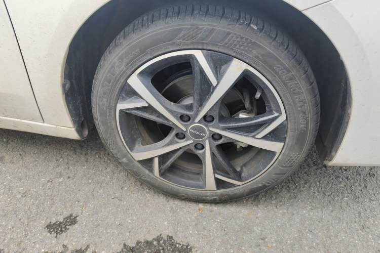 Used Roewe i5 2024 1.5L CVT Luxury Edition Right Front Wheel Hub