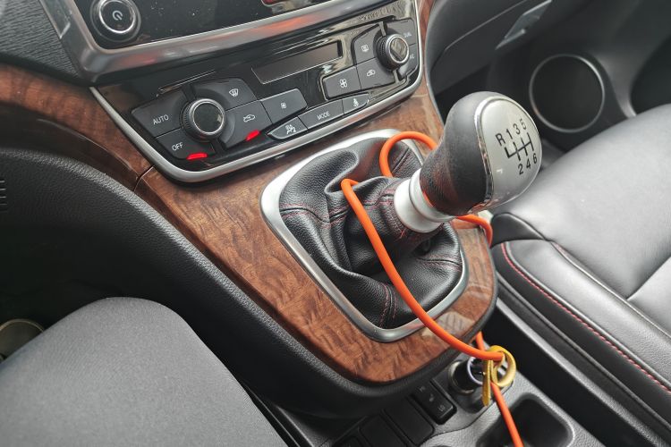 Used Haval H6 2015 Revised Version Sport Edition 1.5T Manual Transmission Two-Wheel Drive Elite Grade