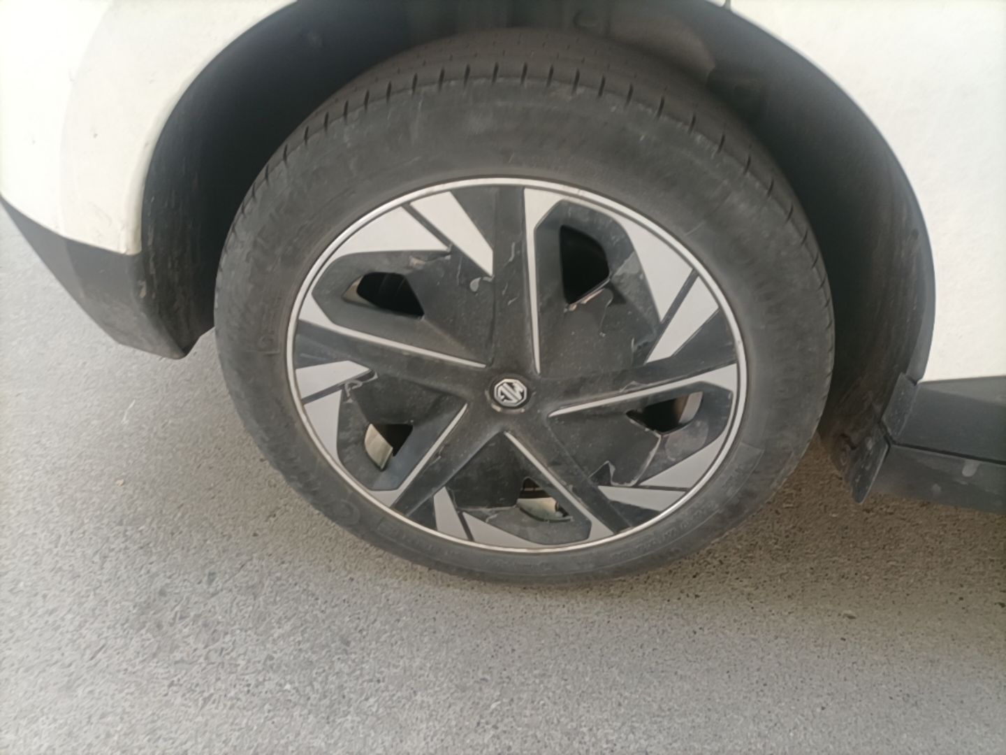 MG 4 EV 2022 425 km Luxury Edition — снимка 11