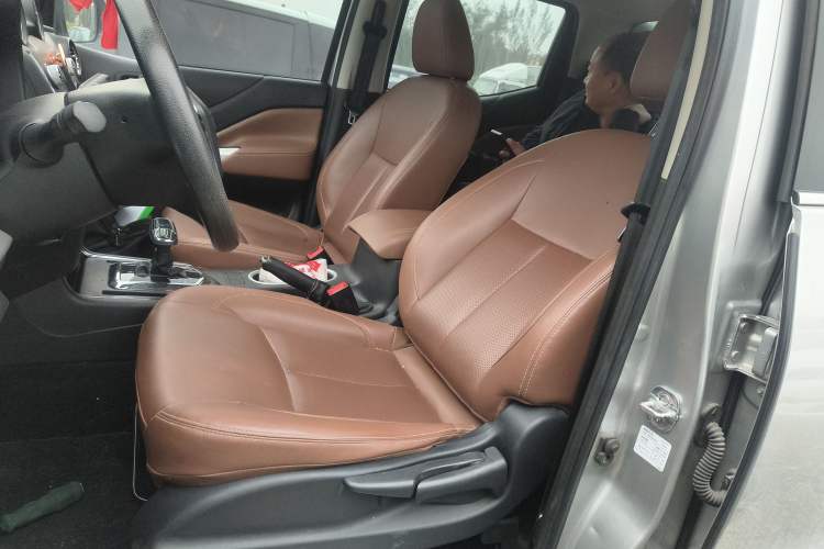 Used Dongfeng Ruichi 6 2020 2.3T Automatic 2WD Diesel Luxury Version China VI Standard Long Cargo Bed M9T
