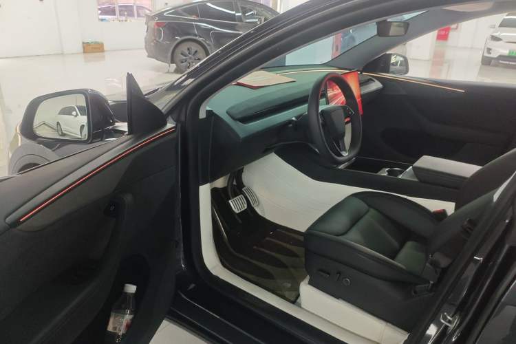 Used Tesla Model Y 2025 Long-Range All-Wheel Drive First Edition