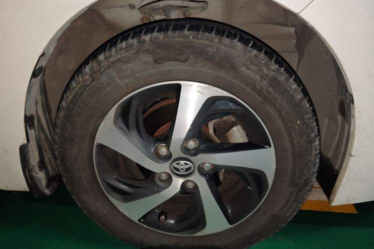 Used Toyota Levin 2018 185T CVT Luxury Edition Right Front Wheel Hub