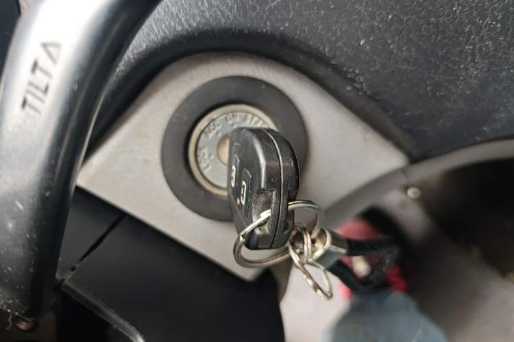 Used Foton MP-X E 2014 2.4L Wealth Express Comfort Version Basic Edition with 4G64