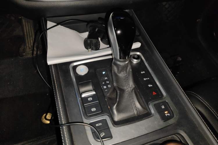 Used BYD Tang 2019 2.0T Automatic SmartConnect Luxury 7-Seater China VI Standard Gear Lever