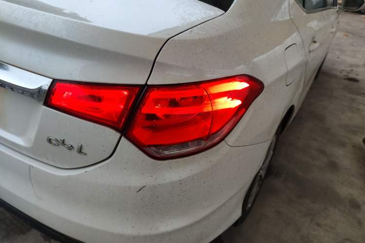 Used Citroen C4L 2015 1.2T Automatic Luxury Edition
