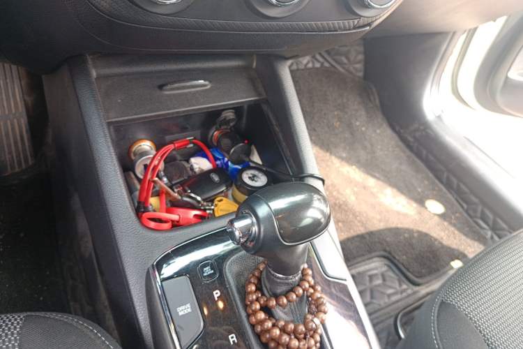 Used Kia K3 2016 1.6L Automatic GLS Gear Lever