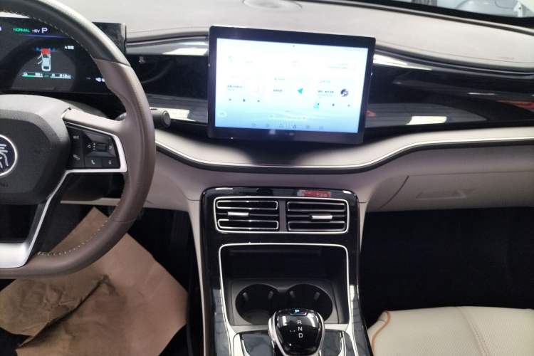 Used BYD Qin PLUS 2023 Champion Edition DM-i 55KM Superior Model Audio And AC Panel