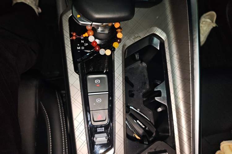 Used Geely Auto Preface 2023 2.0TD Luxury Version Gear Lever