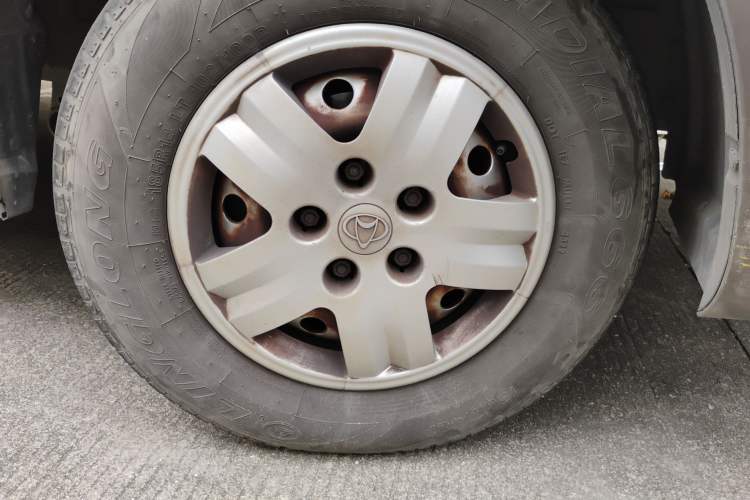 Used CHANGAN KAICHENG Ruixing M70 2018 1.5L Comfort Model Flat-Top Hatchback DAM15DL Right Front Wheel Hub