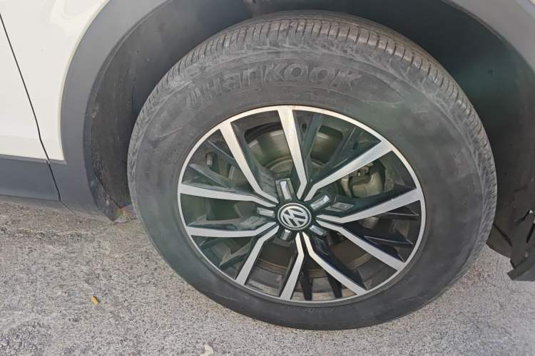 Used Volkswagen Tiguan L 2018 280TSI Automatic Two-Wheel Drive Comfort Edition Right Front Wheel Hub