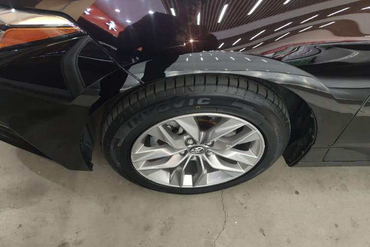 Used Toyota Avalon 2019 Dual-Engine 2.5L Luxury Edition China VI Standard