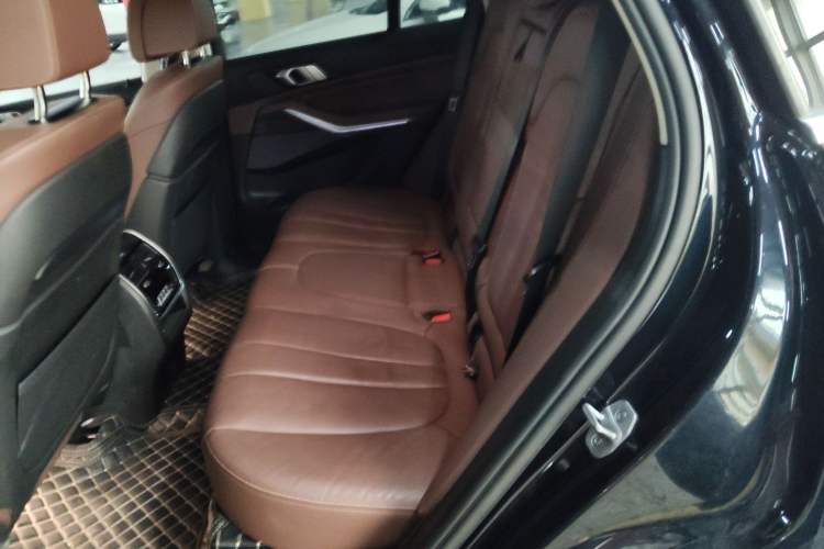 Used BMW X5 2021 xDrive40i Luxury Model with M Sport Package