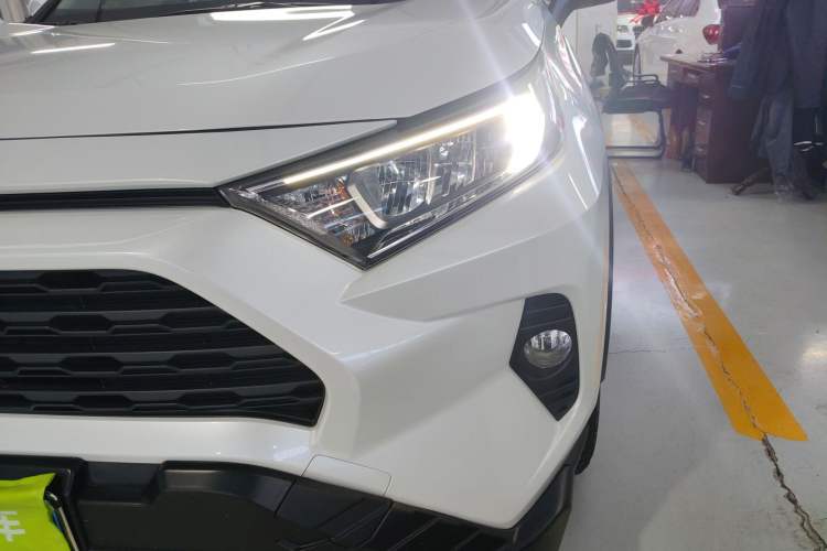 Used Toyota RAV4 2021 2.0L CVT Two-Wheel Drive Fashion PLUS Edition
