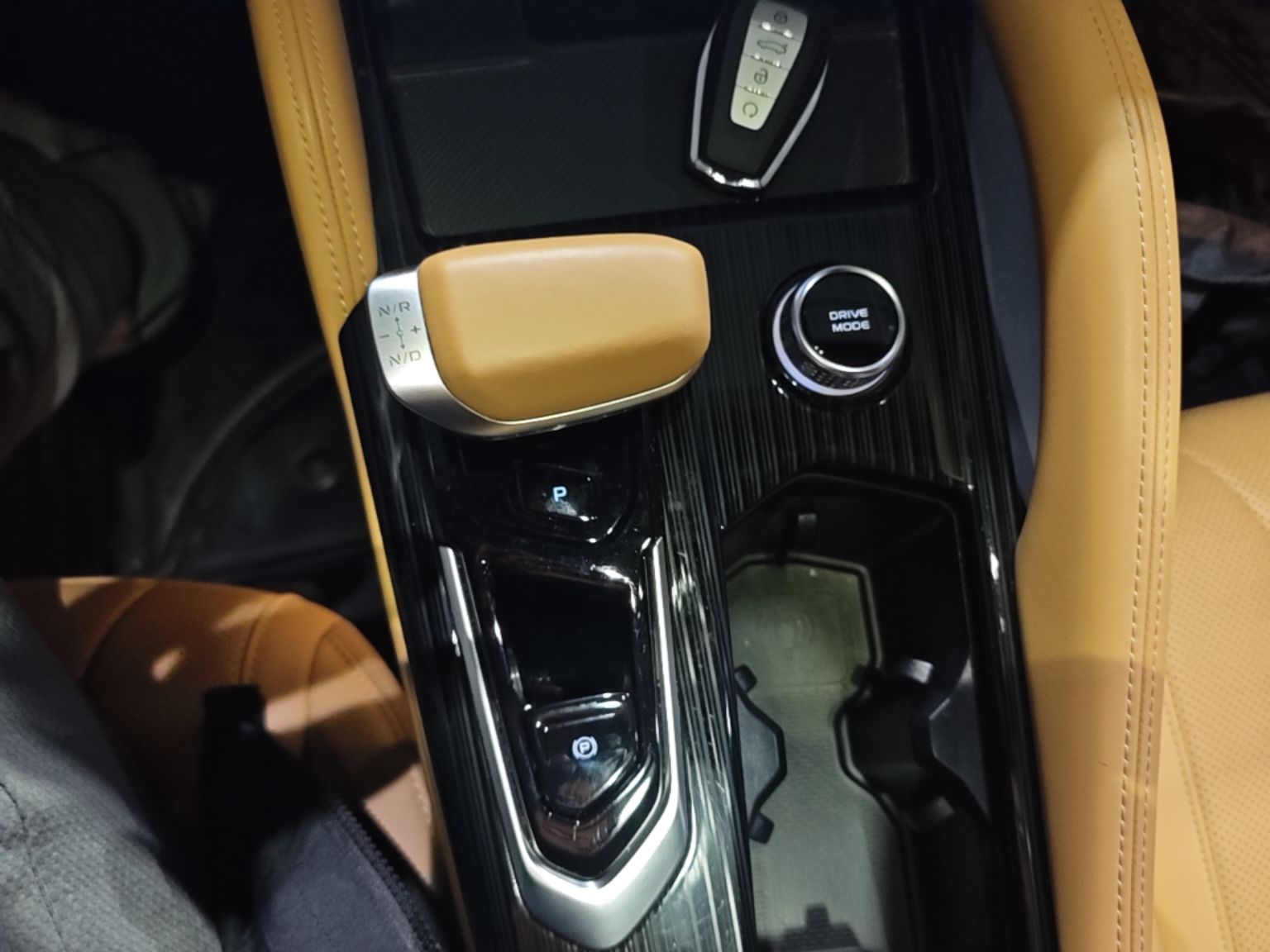 Geely Auto Monjaro L Intelligent Engine 2024 1.5T Tiangong Edition — снимка 16