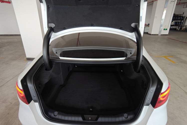 Used Jaguar XFL 2021 XFL 2.0T P250 All-Wheel-Drive Shimmering Black Sport Edition
