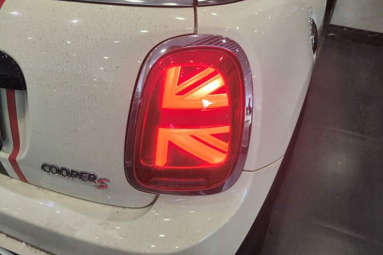 Used MINI 2019 2.0T COOPER S Classic Edition
