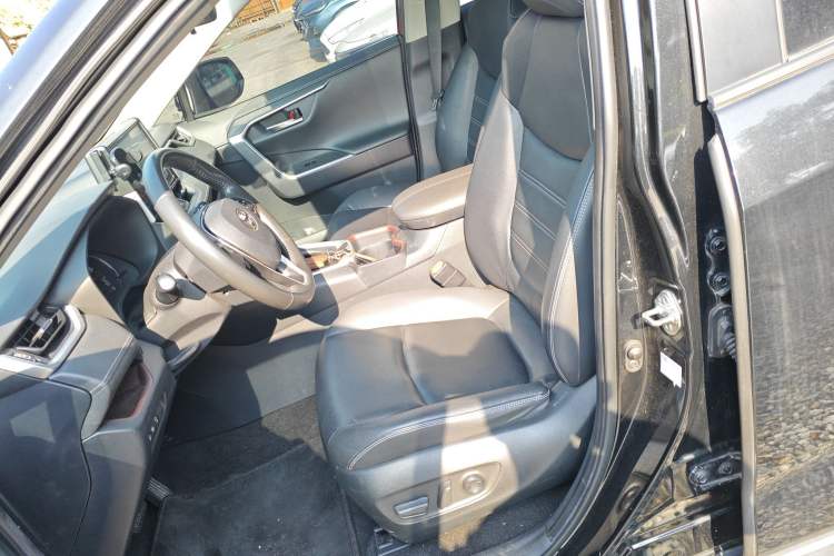 Used Toyota RAV4 2020 2.0L CVT Two-Wheel Drive Prestige Edition