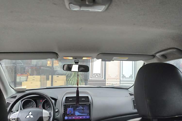 Used Mitsubishi ASX 2013 2.0L CVT Two-Wheel Drive Elite Edition Headliner