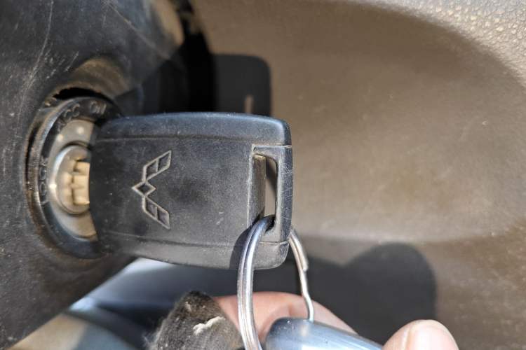 Used Wuling Rongguang V 2016 1.5L Practical Version Vehicle Key