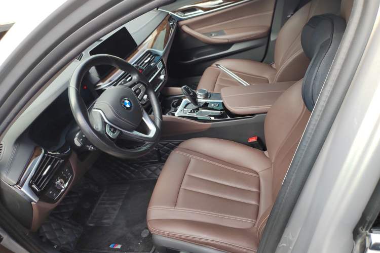 Used BMW 5 Series 2019 525Li Luxury Package
