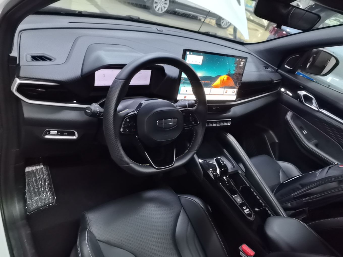 Geely Auto Coolray 2025 Bin Yue L 1.5T DCT Starlight Edition — снимка 12