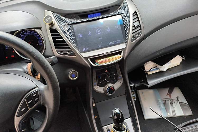 Used Hyundai Elantra (5th Generation / Langdong) 2012 1.6L Automatic Leading Model Audio And AC Panel