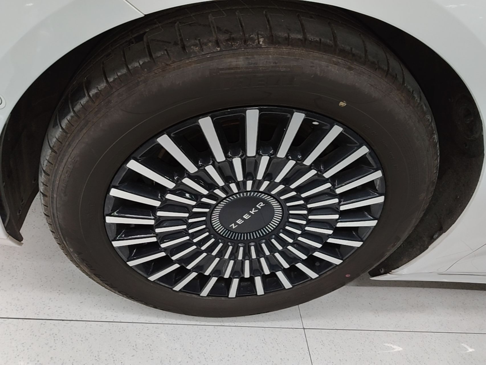 Zeekr 009 2024 7-Seater Walk-Through Version Four-Wheel Drive 108 kWh — снимка 10