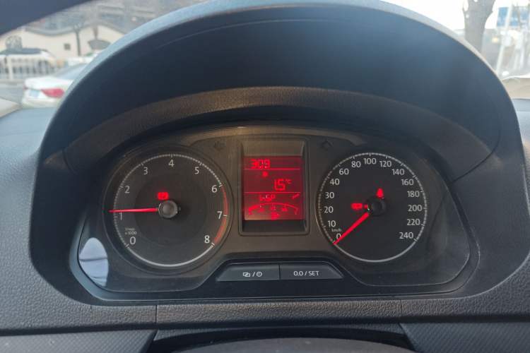 Used Volkswagen Jetta 2017 1.4L Manual Fashion Edition
