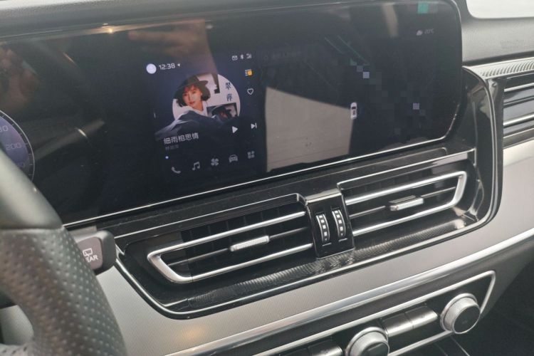 Used Hongqi HS5 2023 2.0T Four-Wheel Drive Flagship Pro Edition Audio And AC Panel