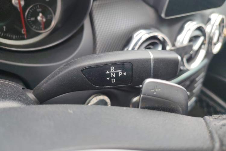 Used Mercedes-Benz GLA 2019 GLA 200 Dynamic Edition Gear Lever