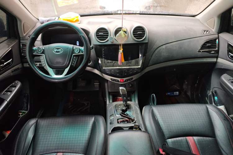 Used BYD S7 2015 2.0T Automatic Prestige Model