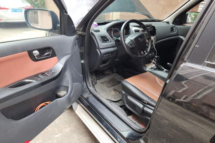 Used Haima S7 2013 2.0L Automatic ZhiShang Version
