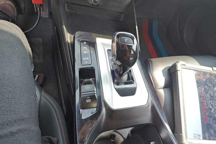 Used MG 5 2021 Revised 300TGI DCT Qingshè Luxurious Enjoyment Edition
