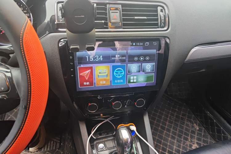 Used Volkswagen Sagitar 2018 280TSI DSG Comfort Model Audio And AC Panel