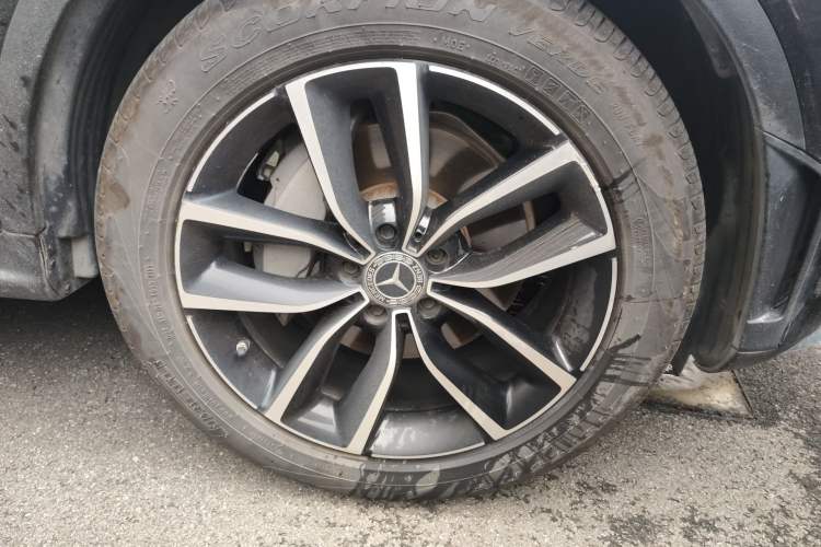 Used Mercedes-Benz GLC 2020 Facelift GLC 300 L 4MATIC Dynamic Edition Right Front Wheel Hub