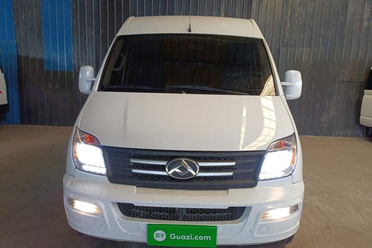 Used SAIC MAXUS Xintu V80 2023 2.0T Manual Classic Aoyuntong Power Version Short Wheelbase Mid-Height 5/6-Seater