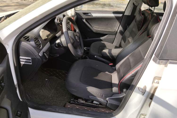 Used Volkswagen Jetta 2015 1.4L Manual Comfort Model
