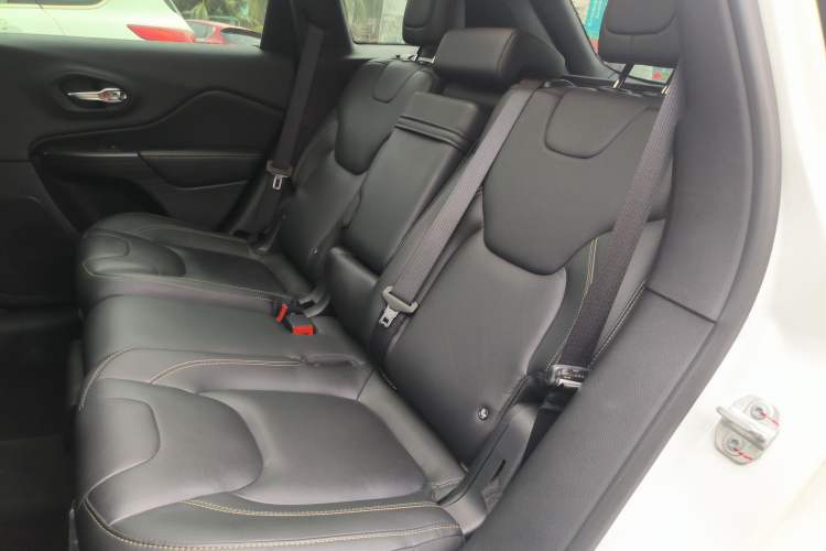 Used Jeep Cherokee 2017 2.0L Superior Edition