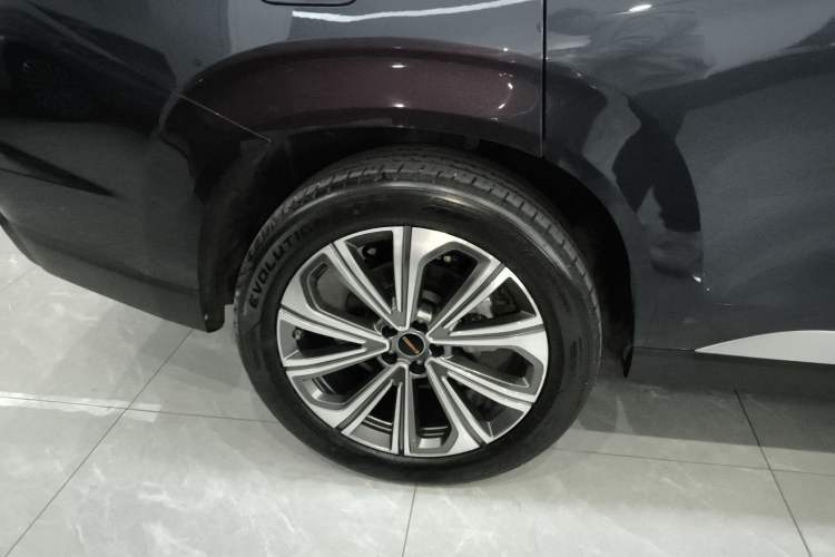 Used EXEED Lanyue 2025 400T Two-Wheel Drive Starlight Edition 7 Seats Right Rear Wheel Hub