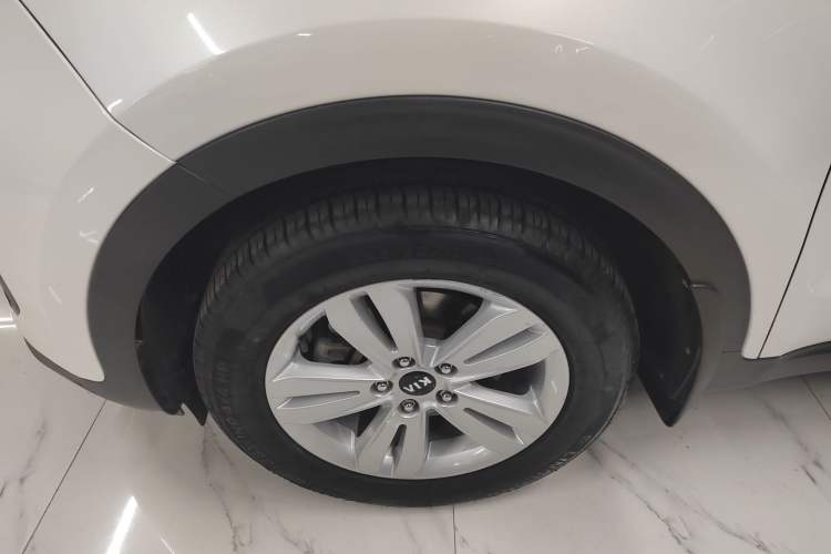 Used Kia KX5 2016 2.0L Automatic 2WD GLS Left Front Wheel Hub