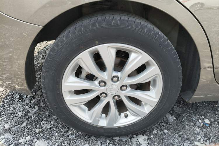 Used Buick GT 2019 15T Dual-Clutch Connected Elite Model China VI Right Rear Wheel Hub