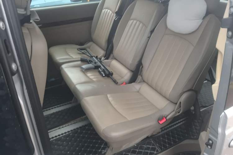 Used Mercedes-Benz Viano 2011 2.5L Prestige Edition