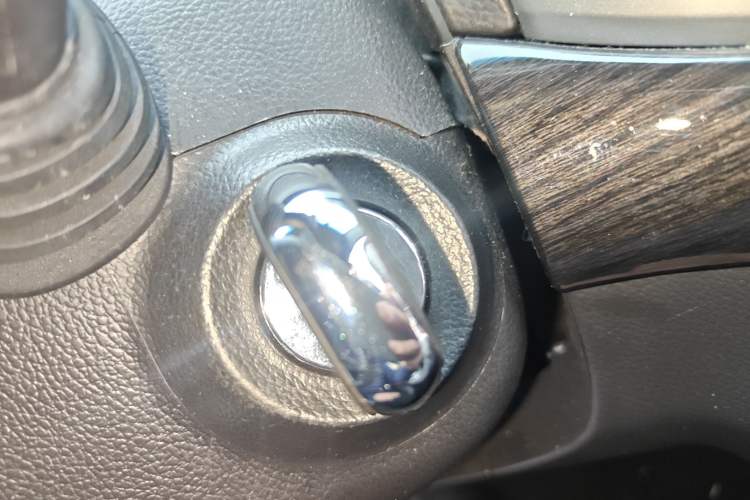 Used Chevrolet Captiva 2015 2.4L Two-Wheel Drive Urban Version 7 Seats
