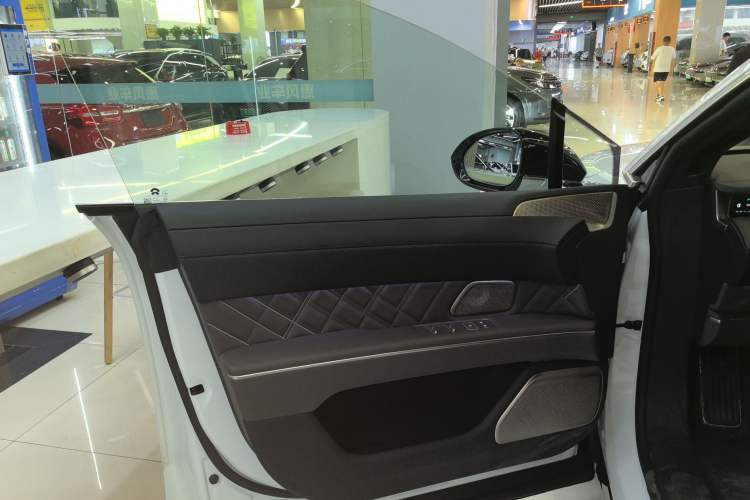 Used Nio ET9 2025 100 kWh
