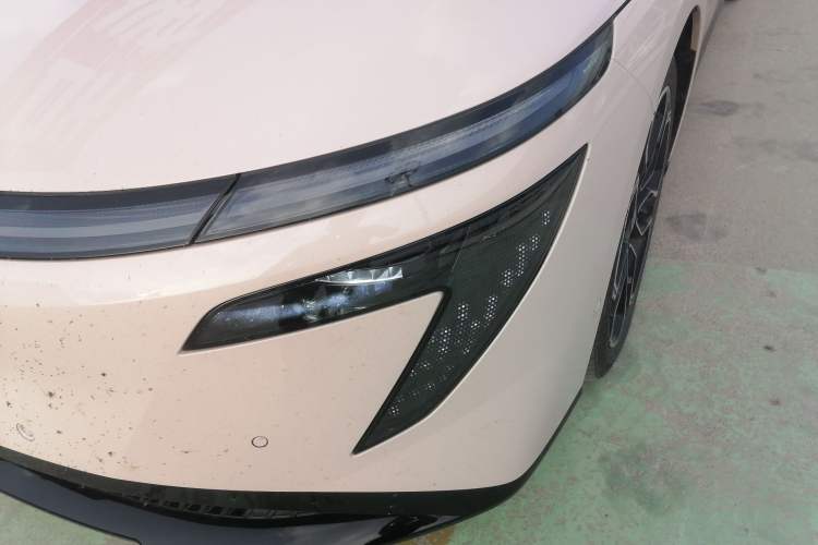 Used Nissan N7 2025 625 Max Left Front Headlight