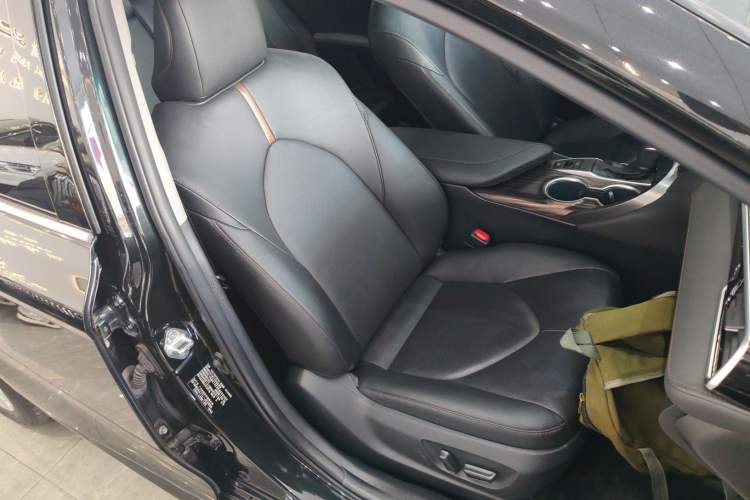 Used Toyota Camry 2019 2.0G Luxury Edition China VI Standard
