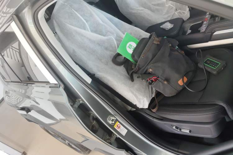 Used Formula Leopard Titanium 3 2025 501 km All-Wheel Drive Intelligent Driving Max Edition
