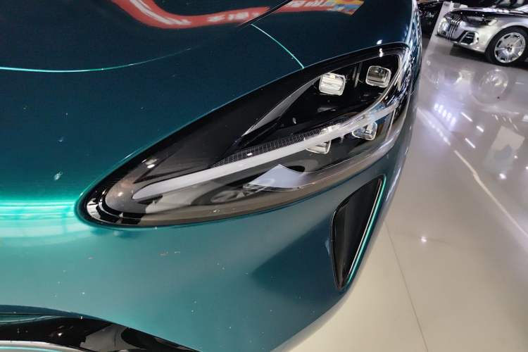 Used Xiaomi Auto SU7 2024 Rear-Drive Long-Range Intelligent Driving Version Left Front Headlight