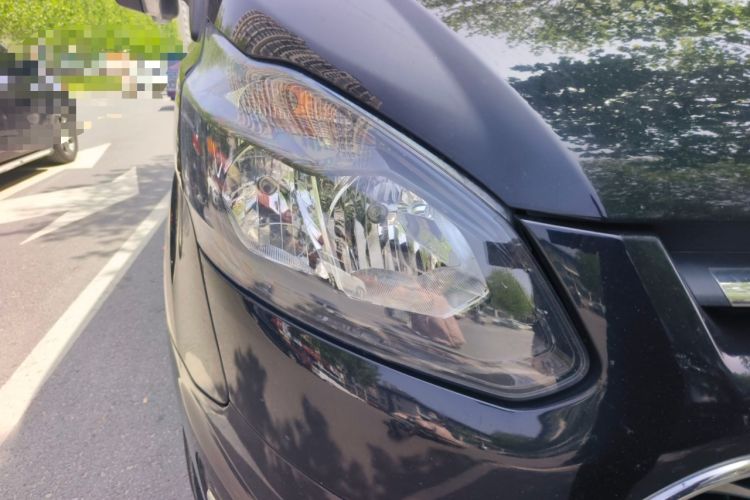 Used Ford Transit 2019 2.0T Diesel Multi-Purpose Commercial Vehicle Short Wheelbase Low Roof 6-Seater China VI Standard