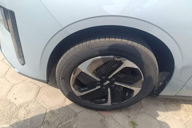 Used Geely Galaxy L6 2025 EM-i 140km Explorer+ Edition
